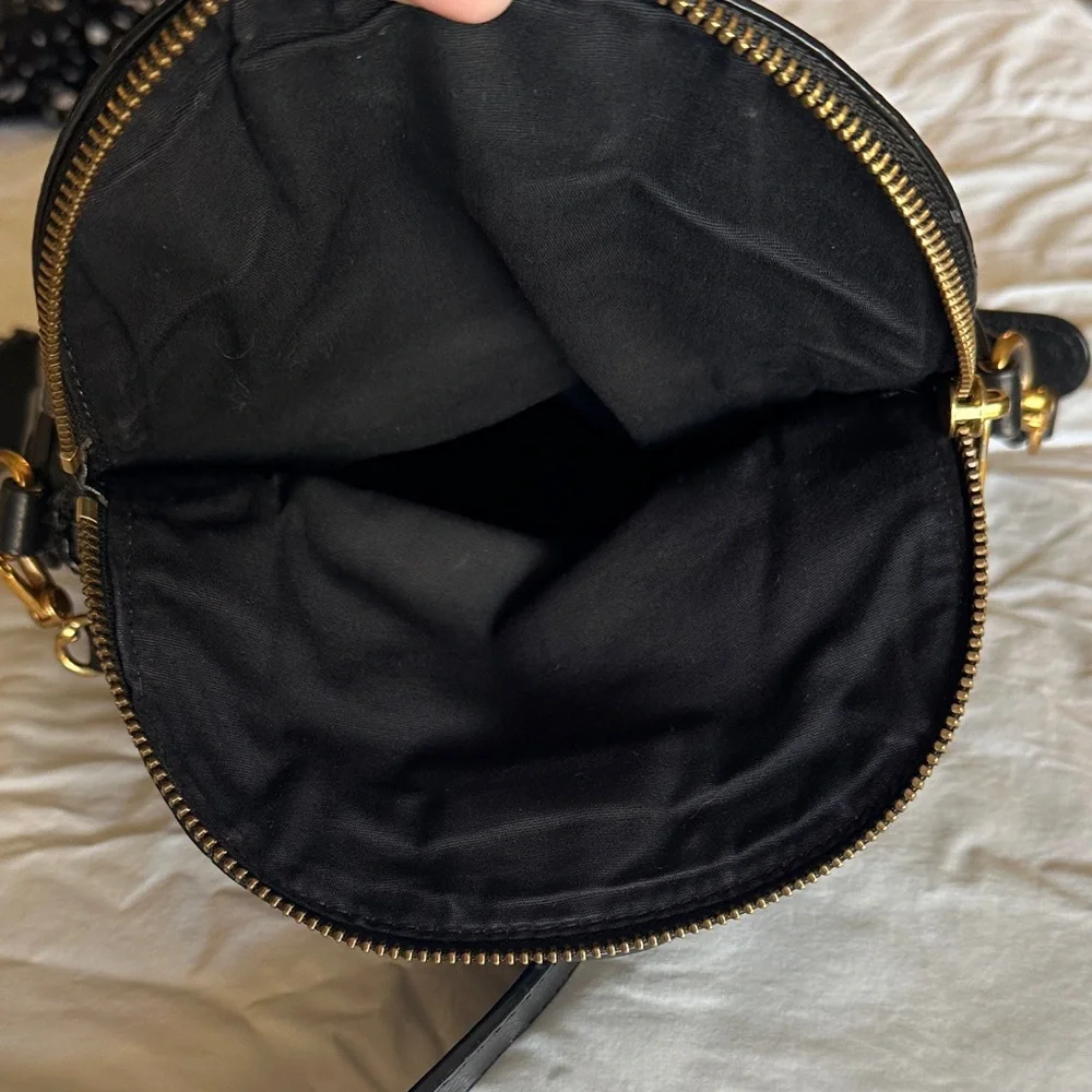 Marc Jacobs small Natasha - Black Leather Crossbody Bag with Gold Accents - Picture 3 of 6